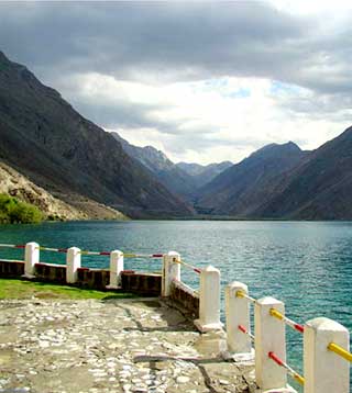 Satpara Lake